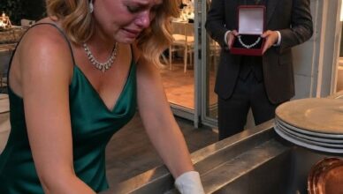 Je suis rentré plus tôt que prévu, un collier de diamants