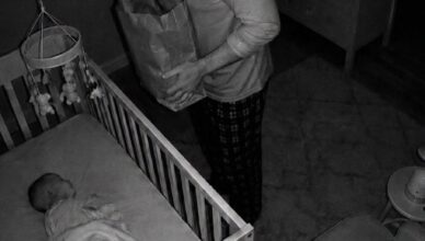 Mon mari apparaissait sur le babyphone à 2 h du matin avec un sac en papier