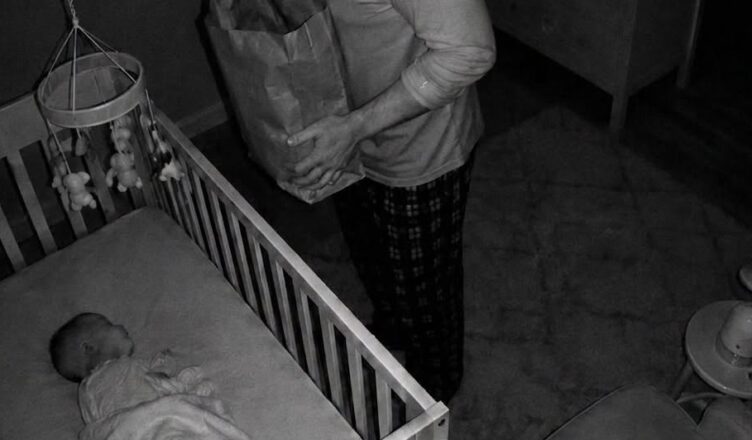 Mon mari apparaissait sur le babyphone à 2 h du matin avec un sac en papier